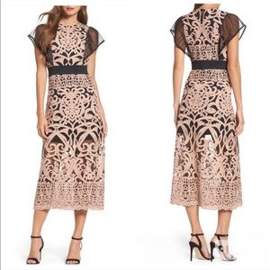 New Foxiedox Lace Rosabel Embroidered Midi Dress